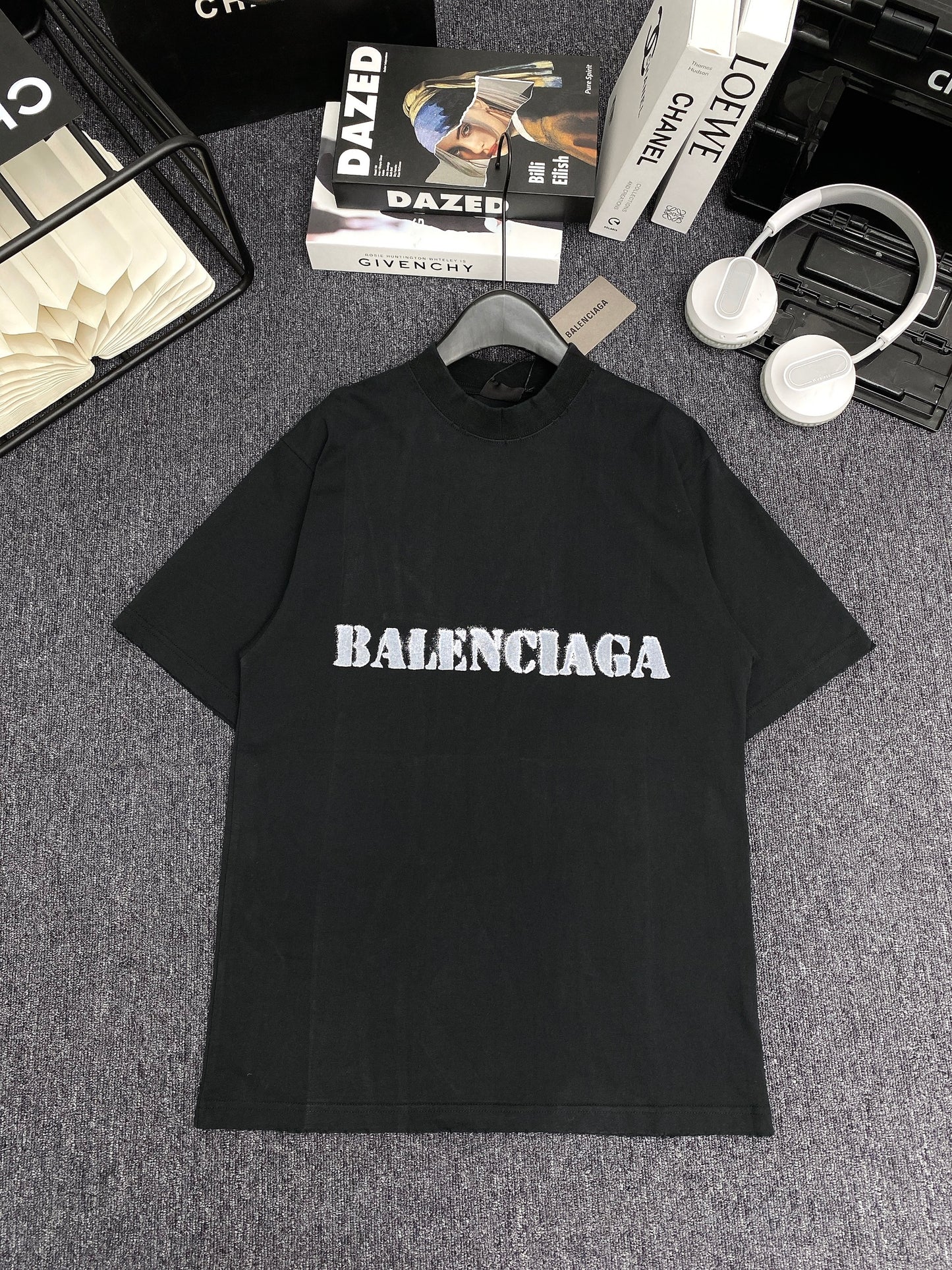 Stencil Type T-shirt Medium Fit