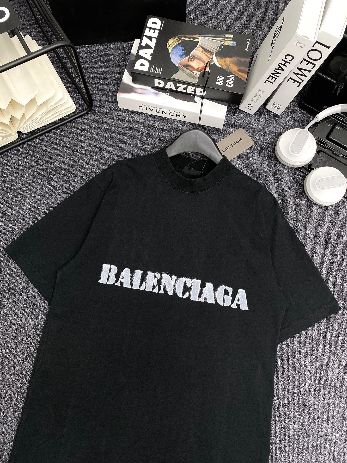 Stencil Type T-shirt Medium Fit