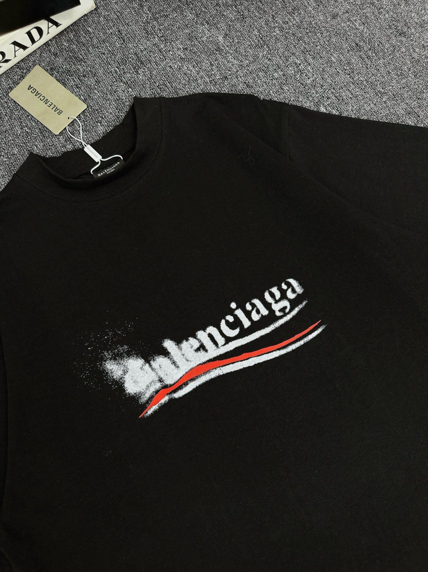 POLITICAL STENCIL T-SHIRT MEDIUM FIT