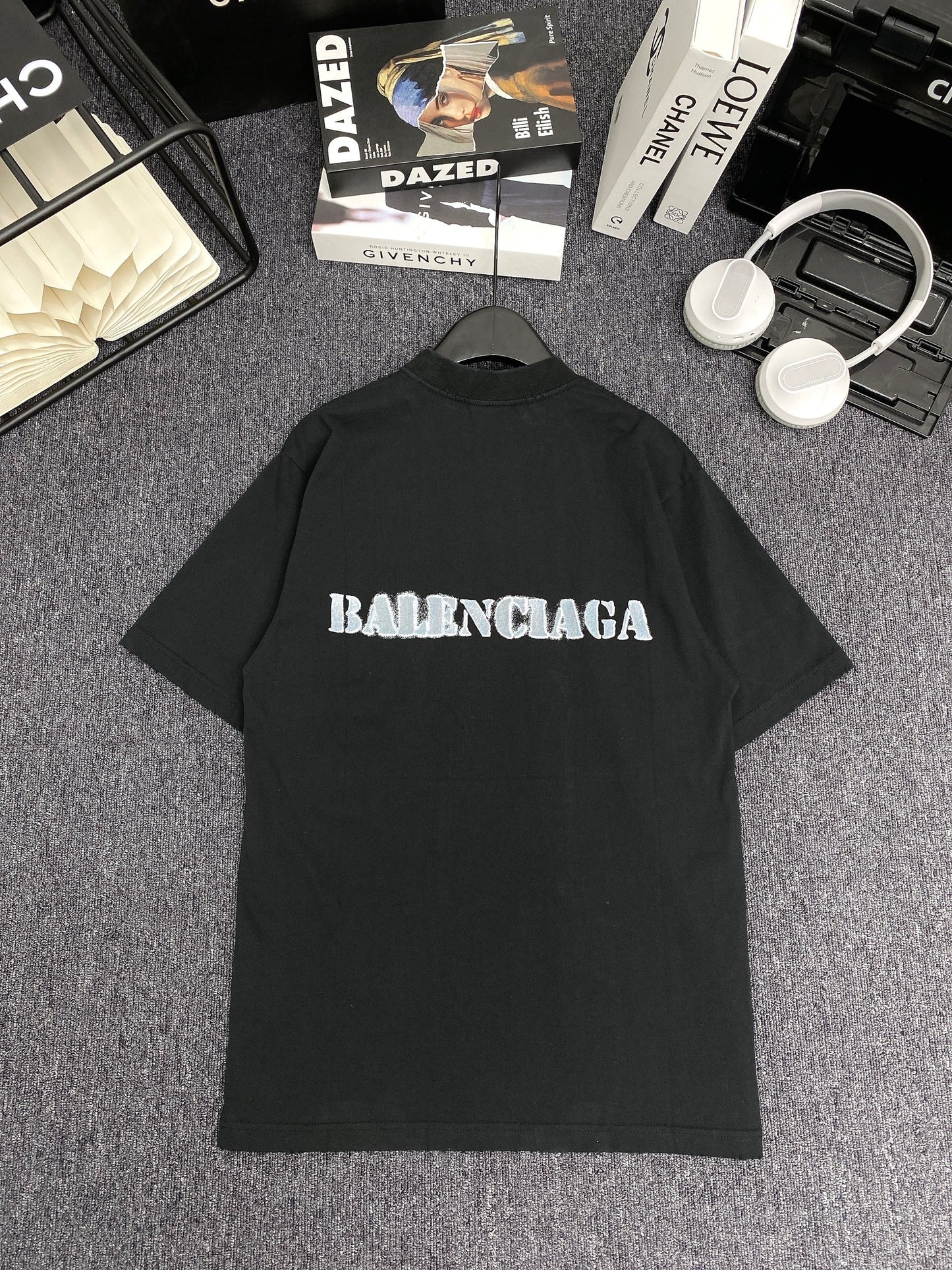 Stencil Type T-shirt Medium Fit