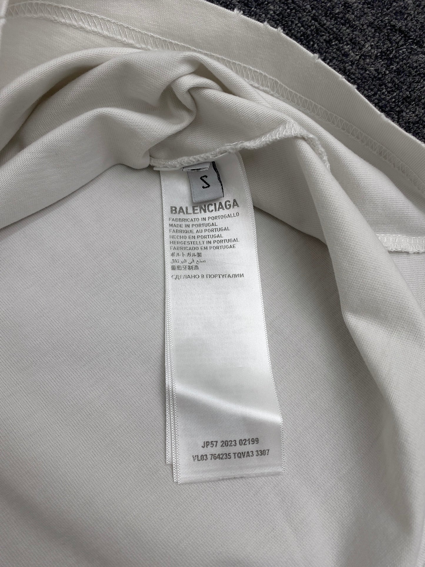 Stencil Type T-shirt Medium Fit