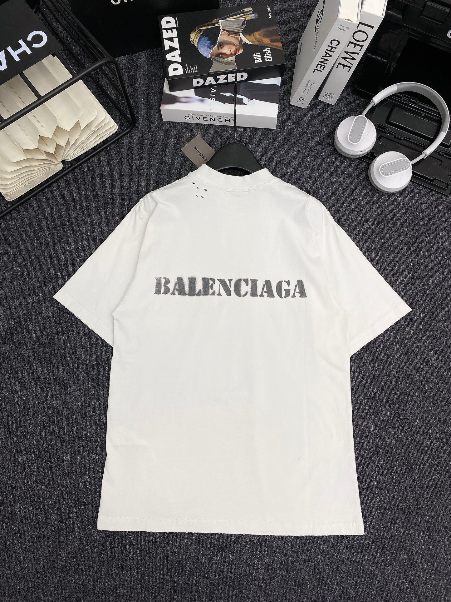 Stencil Type T-shirt Medium Fit
